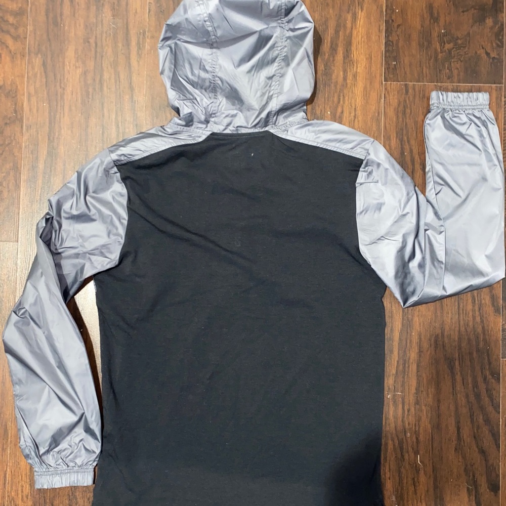 Men's UA Sportstyle Woven 1/2 Zip - Picture 2 of 5